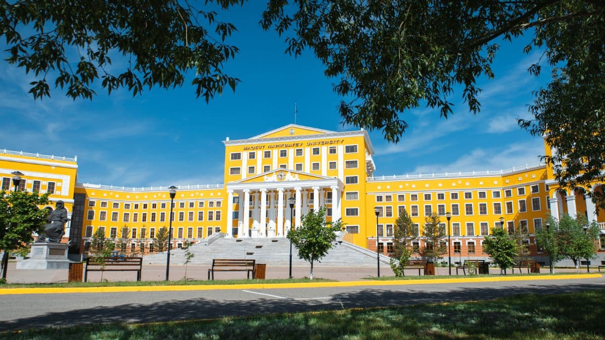 Maqsut Narikbayev University